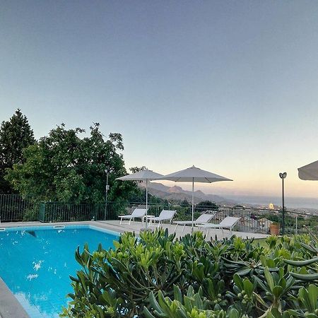 Villa Capogrecale - Piscina Riscaldata Piedimonte Etneo Eksteriør billede