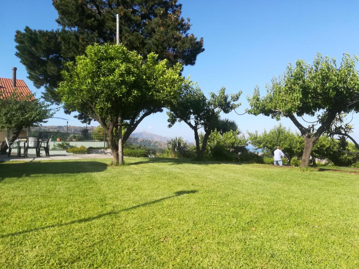 Villa Capogrecale - Piscina Riscaldata Piedimonte Etneo Eksteriør billede