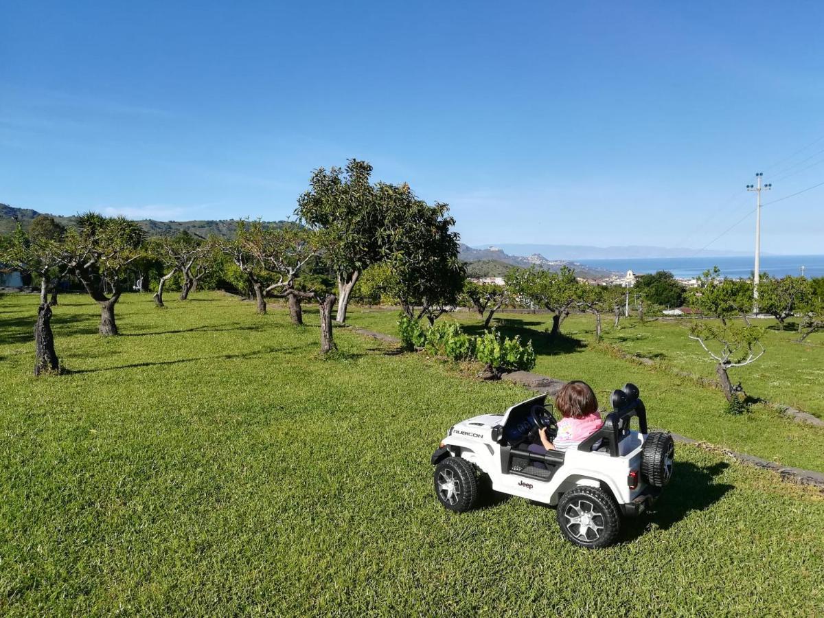 Villa Capogrecale - Piscina Riscaldata Piedimonte Etneo Eksteriør billede