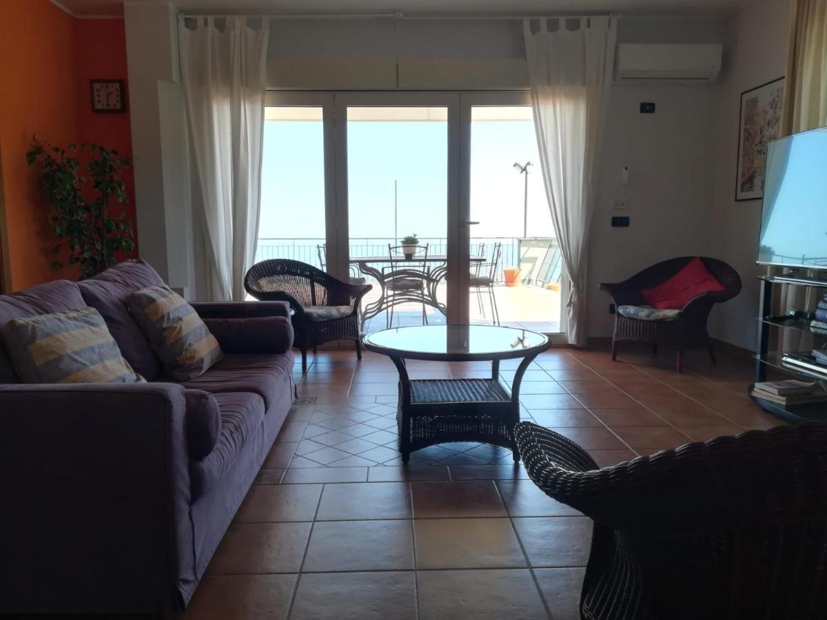 Villa Capogrecale - Piscina Riscaldata Piedimonte Etneo Eksteriør billede