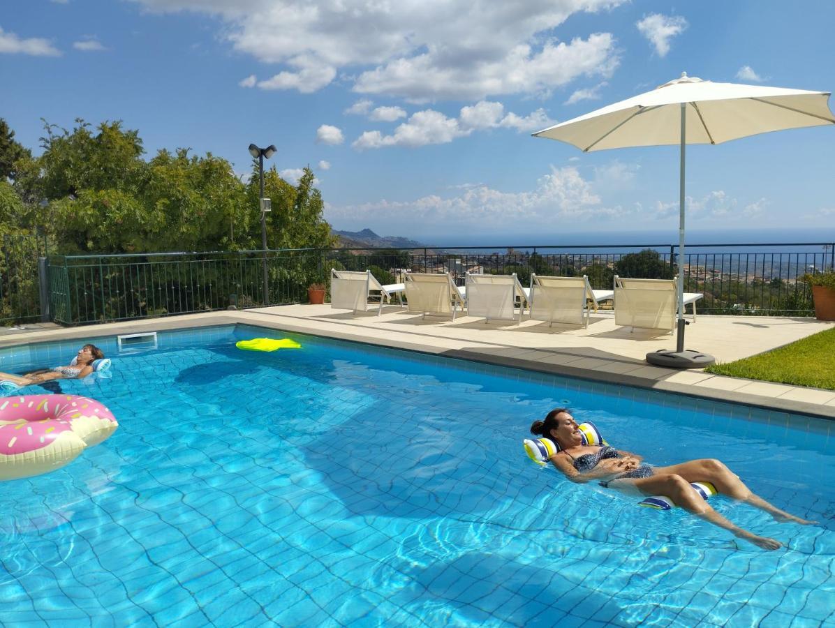 Villa Capogrecale - Piscina Riscaldata Piedimonte Etneo Eksteriør billede