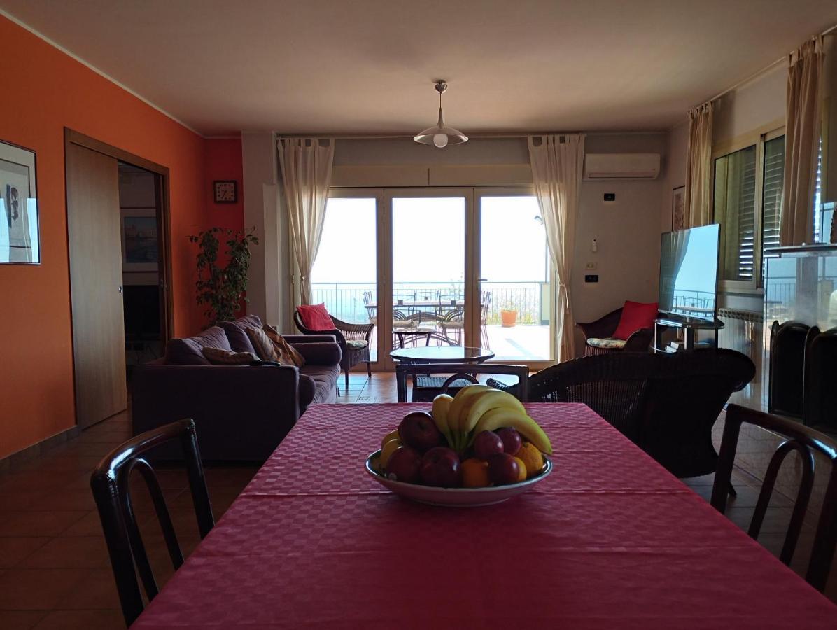 Villa Capogrecale - Piscina Riscaldata Piedimonte Etneo Eksteriør billede