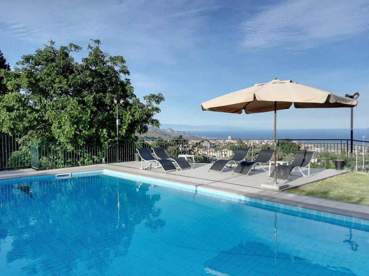 Villa Capogrecale - Piscina Riscaldata Piedimonte Etneo Eksteriør billede