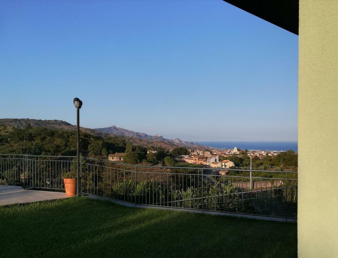 Villa Capogrecale - Piscina Riscaldata Piedimonte Etneo Eksteriør billede